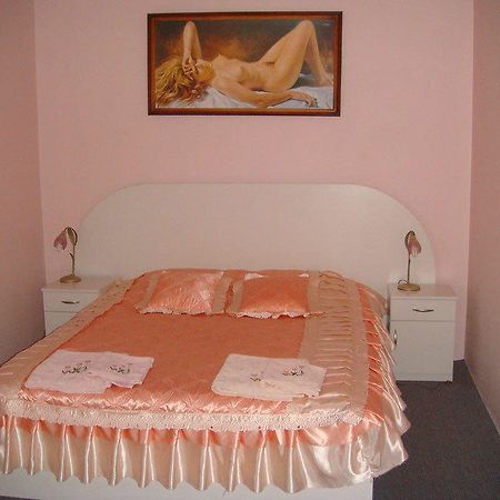 Hotel Pod Jaskolka Zagnansk Екстериор снимка